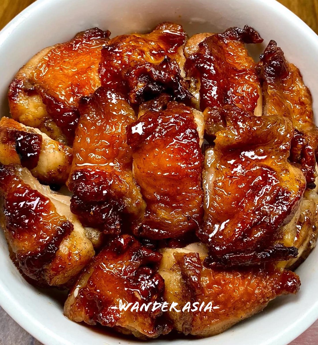 GlamStationMY's tweet image. Rahsia Ayam Roasted Air Fryer Giler Sedap 😍

Nak dapatkan ayam roasted giler sedap padu ala hotel &amp;amp; restoran, boleh guna air fryer jer. Resepinya pun sgt mudah. Campak2 jer siap.

📖 Save &amp;amp; Bookmark dulu resipi, next time nak buat senang refer.

#GlamRecipes

Kredit: Wanderasia