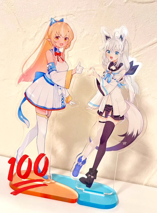 C102のフブフレアクリルスタンド並べると良い感じなんだー!!!!! 是非2つ並べて欲しいww  こちら会場限定です!! よろしくね!!!!!!!!  明日ささきさん( )と合体で 東A-12abでお待ちしてますー!