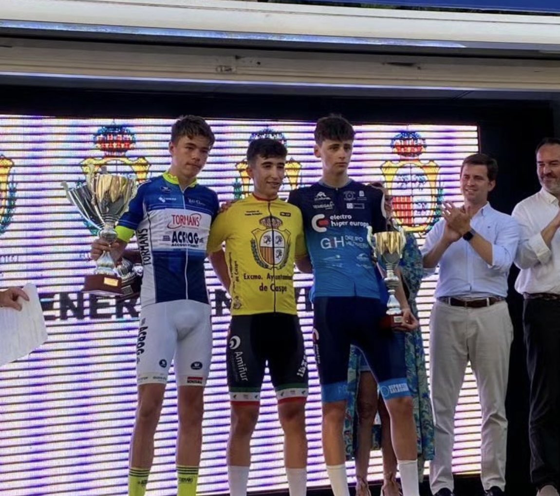 ciclismo_joven's tweet photo. ENRIQUE MARANCHÒN (2007/🇪🇸/AMIÑUR CAD🇪🇸) “No he olvidado” su 1º en V. BAJO ARAGÓN 🇪🇸. Con esta victoria de 1º nivel EUR “redondea” un 2023 “de ensueño”, 1º en “casi todas” las pruebas CAD más importantes 🇪🇸. 🚴‍♀️🔝 de su generación, la carretera lo dice, 2024 será 1 JR ILUSIONANTE. https://t.co/KjwnkGLUIu