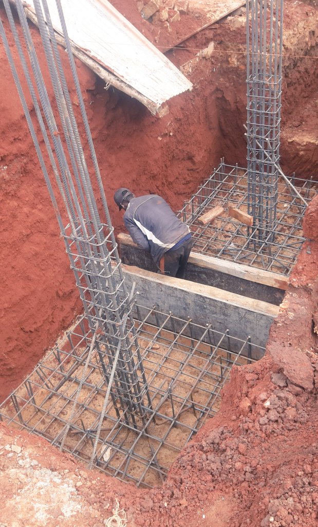 Kmndrew1's tweet photo. A column is designed with a #double_footing base mostly due to the #Loading and the #Ground_conditions. This ensures not only durability but strength. https://t.co/wFjMQYOvBd