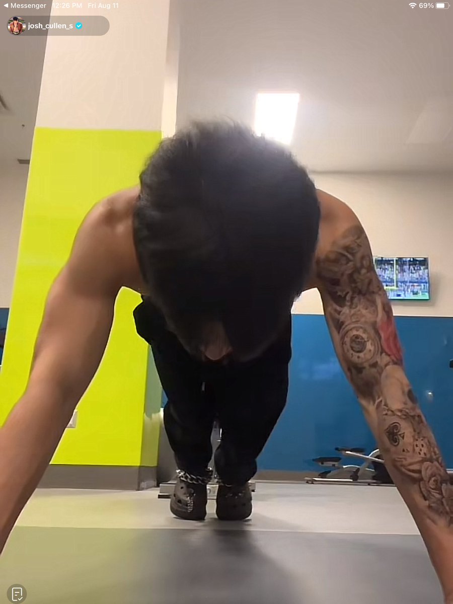 JoshtinDaily's tweet photo. -📸#SB19_JOSH TIKTOK LIVE UPDATE

sabayan natin sya mag bilang hahahahha

Watch him here: https://t.co/AL5u8S7BhH

@SB19Official #SB19 https://t.co/dLZn2vmQYs