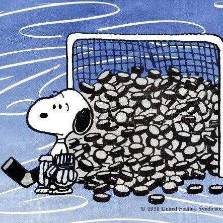 urdasun's tweet photo. snoopy playing hockey https://t.co/0v54AYUg3w