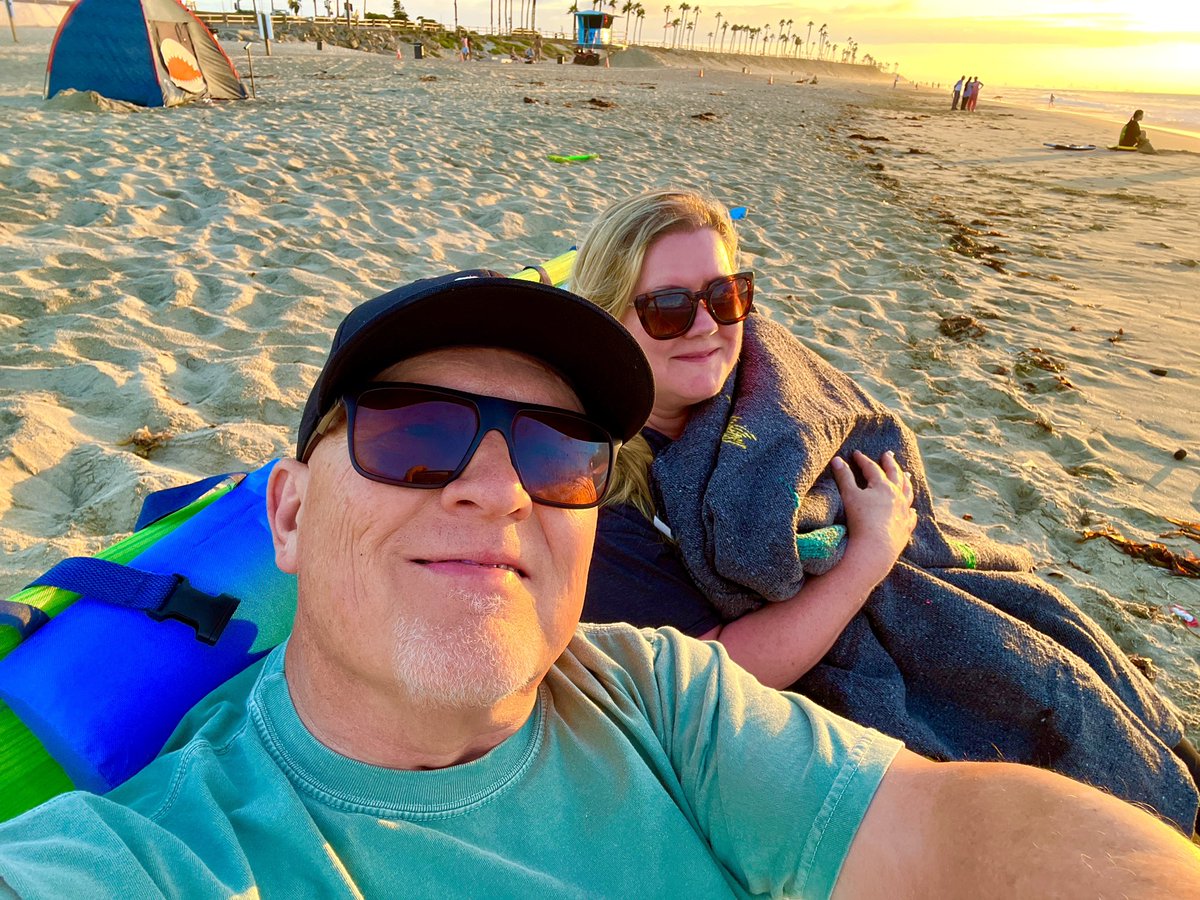 MJMurph's tweet image. Sunset on the beach with mi esposa.