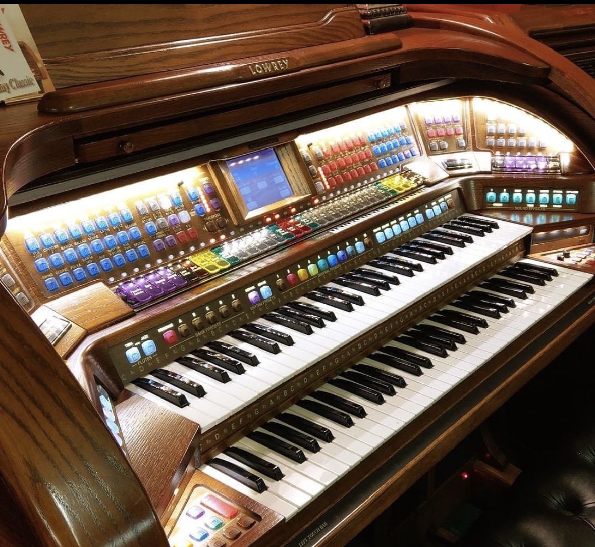 elitemusical_'s tweet photo. LOWREY Organ Available
Njoo DM tuongee au Piga sim 0714125511 kwa maelezo zaidi.
#music #keyboard #piano #pianist #musicplayer #musical
#kinanda #music #musician https://t.co/JG6XgG2ENp