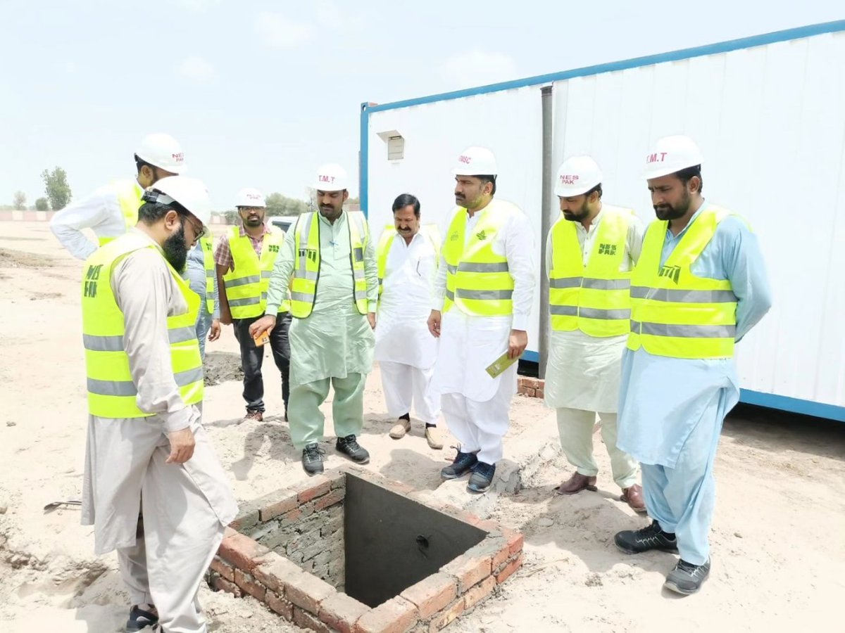 PRMSC_Official's tweet image. TO Bhowana team visiting the site along with the consultant and contractor, were able to finalize the layout of the tube well location at Chak 190. 

#PRMSC #lgcd #punjab #Bhowana #WorldBank #Pakistan