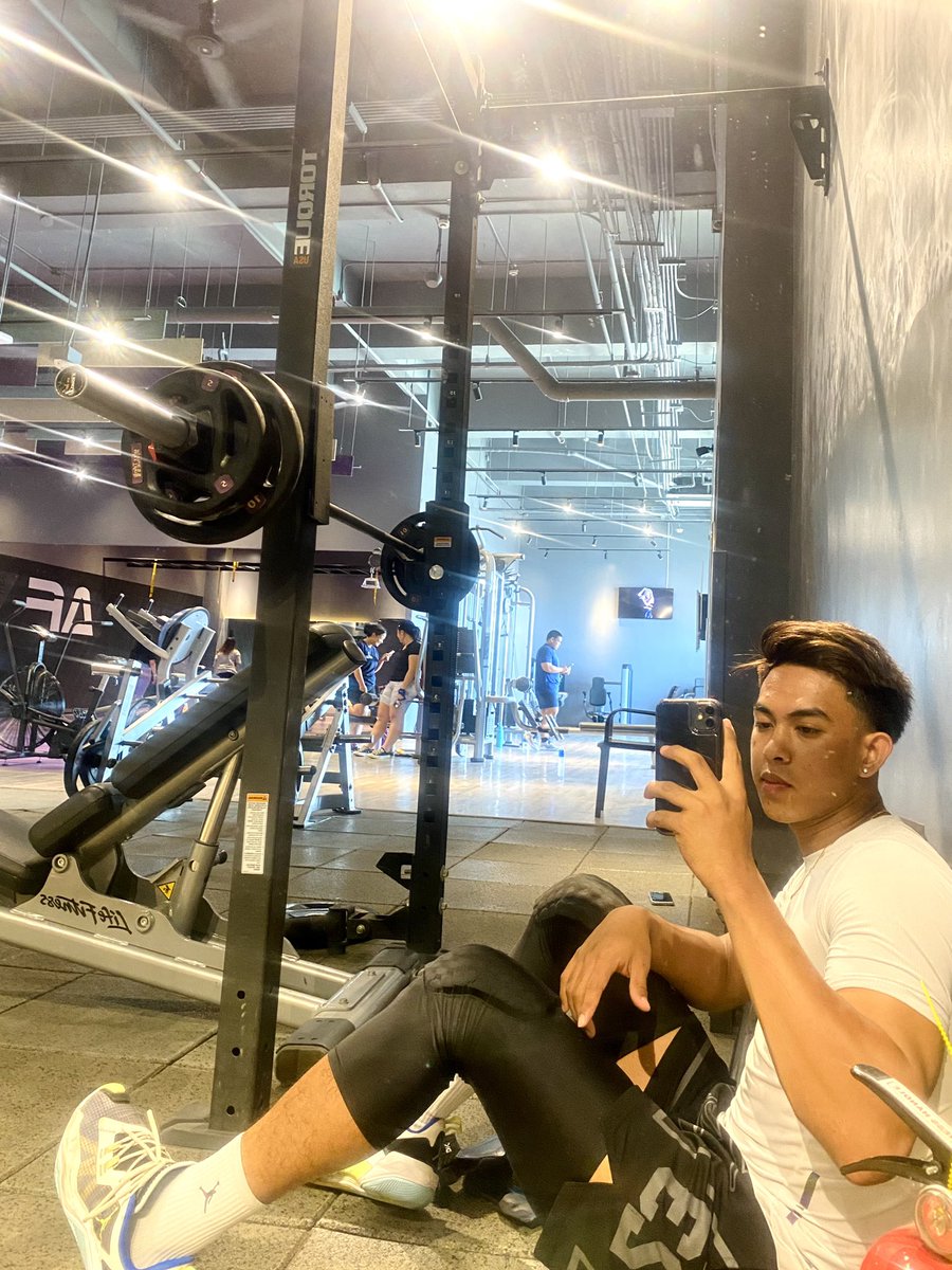 itsmeneeoon's tweet photo. Gym muna bago duty💪🏻 https://t.co/QCEWIdI2uE