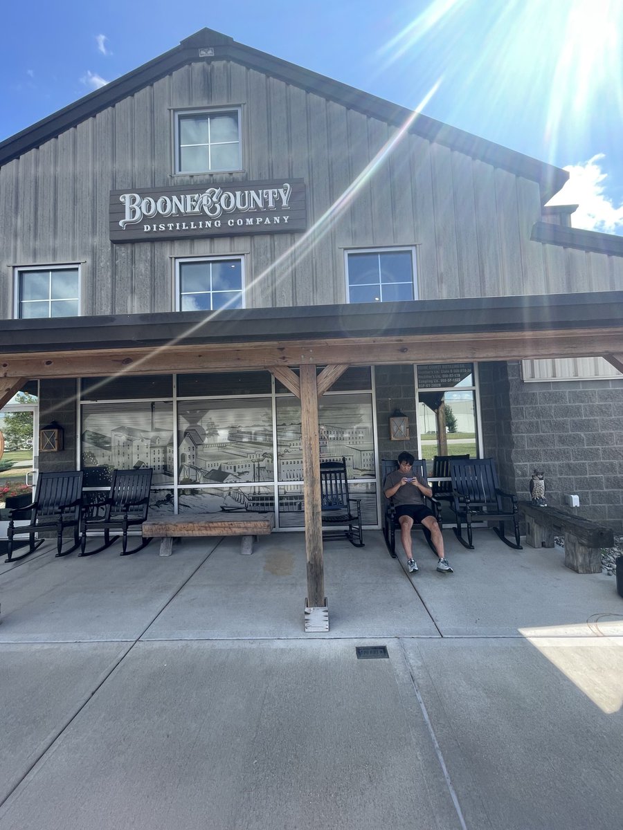 ZMANstories's tweet photo. A little of an American ๐บ๐ธ classic today. A visit and tour of a Bourbon ๐ฅ Distillery with โฆ@yoshihitotennisโฉ #BooneCountyDistilling Co. I think ๐ค I enjoyed it a bit more then Yoshi. Lol ๐ https://t.co/mVQZ2BKE0s