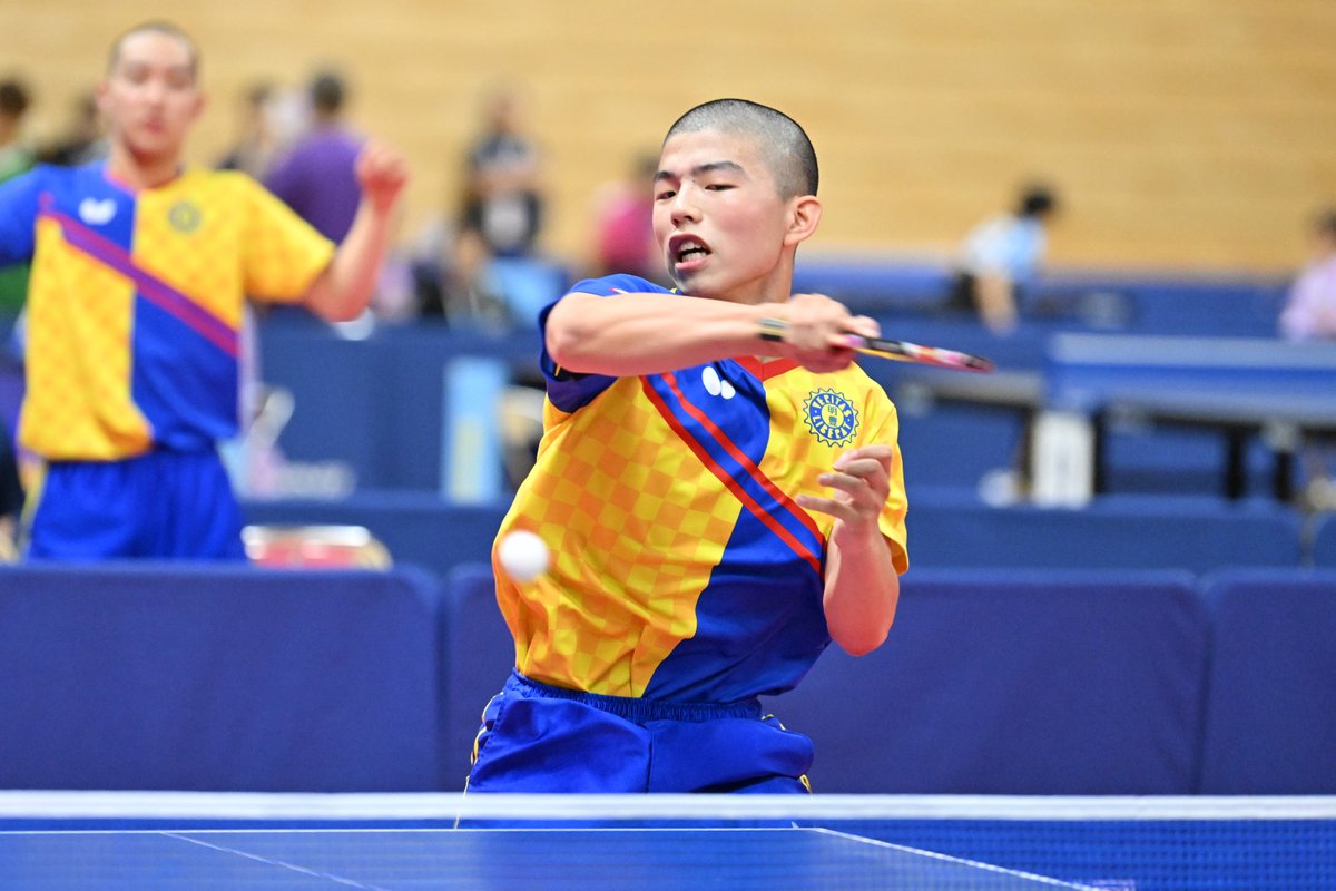 takurepo's tweet photo. #札幌インターハイ

▼男子学校対抗準決勝の結果
明豊（大分）　3-2　育英（兵庫）
○木塚　3-1　武智
　植木　1-3　谷本○
○木塚／岡田　3-0　高橋／谷本
　岡田　0-3　二井原○
○高橋　3-0　高橋

明豊が育英との接戦を制し、決勝進出。木塚が単複2点取りし、昨日の野田学園戦同様、ラストで高橋拓己が育英キャプテンの髙橋慶太をサービスから崩して勝利を決めました。
#卓球レポート #卓球 #卓レポ