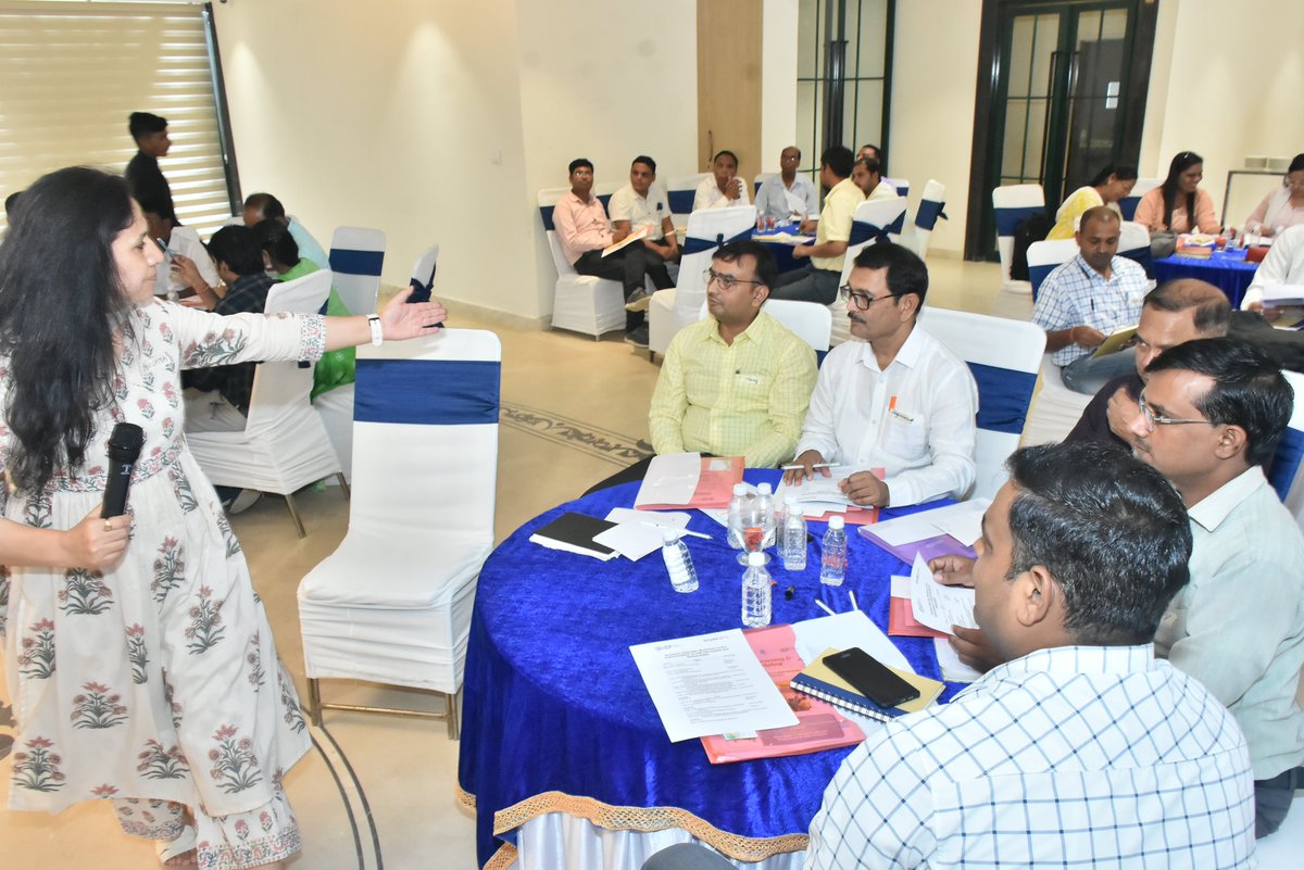UNOPS_India's tweet photo. #stateralworkshop
Day 1: Group discussions on challenges and bottlenecks in the implementation of #JJM as well as innovations and good practices from their respective districts. @DenmarkinIndia @UNOPS @mahajan_vini @iamvikassheel @gssjodhpur @upswsm @jaljeevan_ https://t.co/S9oZo7KOzS