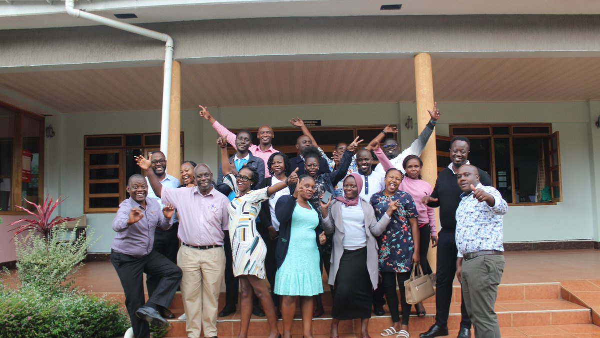 Congratulations to the upcoming top #WASHstory writers! Watch this space for our op-eds, features, blogs, photographs, testimonials, innovations ++
May the writers now please tag each other and share their commitment to #change.
📸Thanks to <a href="/Janetolumbe/">Janet Olumbe</a> of <a href="/Water4PeopleUG/">Water For People UGA</a> 👏