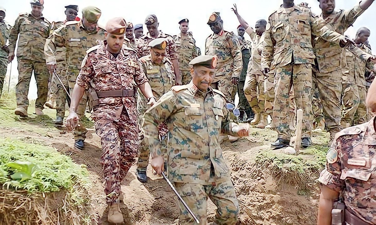 تخيل يا مؤمن ان في اسبيسات قحت يقولون على من يدعم الجيش السوداني " مغيب " !
السؤال مغيب من شنو ؟ 
من المصلحة مثلاً أو من الحزبية أو من الارتزاق ؟ 
مغيب من الفنادق مثلاً ولا من السفر ولا من العمالة ؟ 
لا يدرون أن الشعب السوداني غيبهم تماماً من اي مستقبل آت .. وسيحاسبهم على حاضرهم