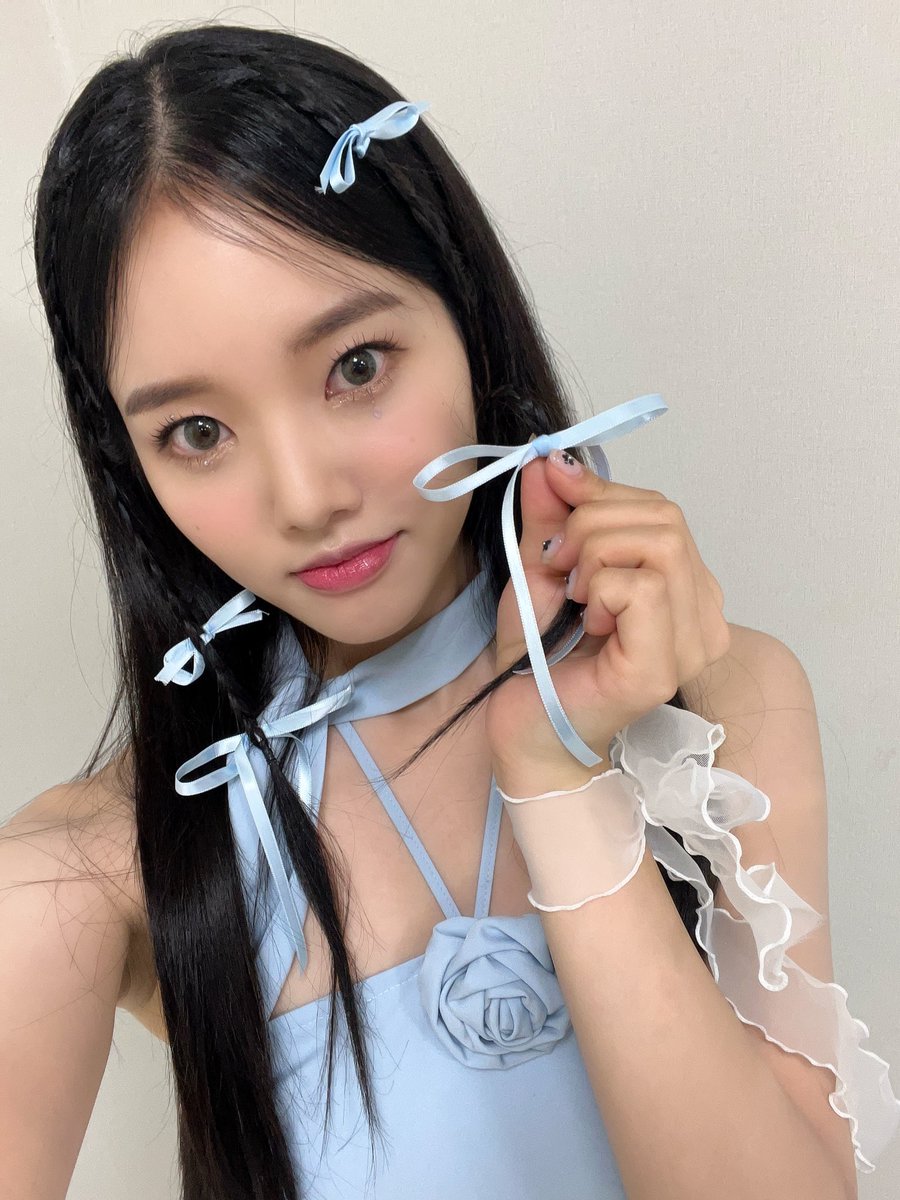 by_Weeekly's tweet photo. [#이수진]
🩵행복했던 퍼즐린 추억🤍

#Weeekly #위클리
#LeeSoojin https://t.co/0i5gV7KJem