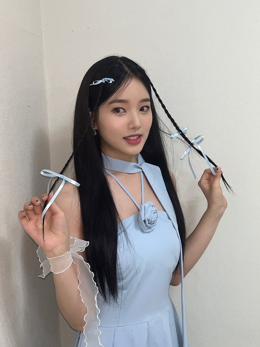 by_Weeekly's tweet photo. [#이수진]
🩵행복했던 퍼즐린 추억🤍

#Weeekly #위클리
#LeeSoojin https://t.co/0i5gV7KJem