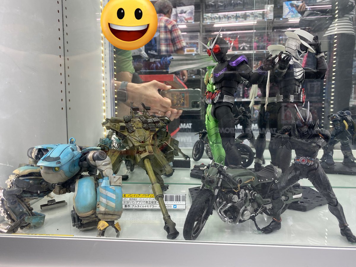 ヨドバシカメラ博多さんに新しく展示させていただいております。

その他メンバーの力作もありますので立ち寄った際は、どうぞ見まくってください！

場所は魂ネイションの突き当たりです( ´∀｀)

あ、BLACKSUNはプラモではありませんので悪しからず。
#FMM展示
#ヨドバシ博多
#仮面ライダーBLACKSUN