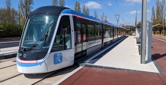 I de sobte arriben les vacances i marxeu de viatge i resulta que us enfrontem a la realitat que a bona part de les ciutats del món on aneu s'estan ampliant i inaugurant noves línies del #tramvia per la seva eficiència, capacitat, durabilitat, modernitat, utilitat, accessibilitat.