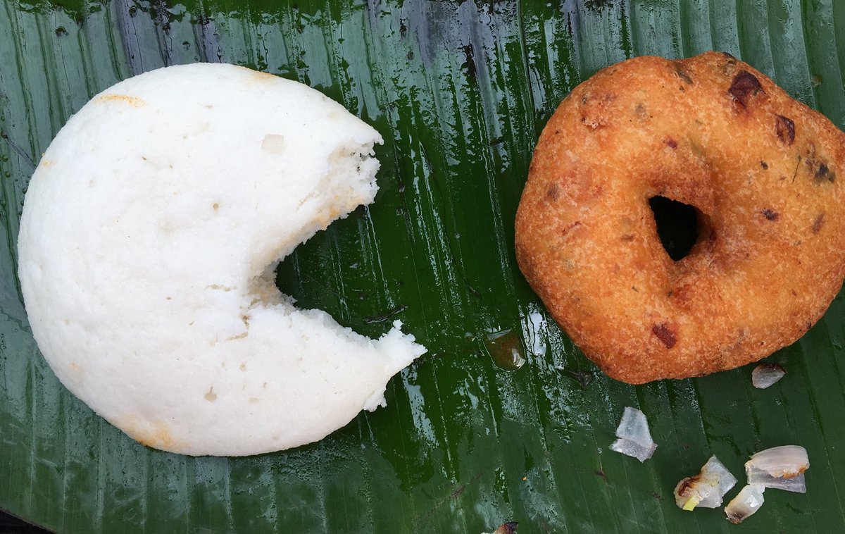 PradeepHardikar's tweet photo. Pacman! 

#foodhumour https://t.co/iwdSv6Pi8D