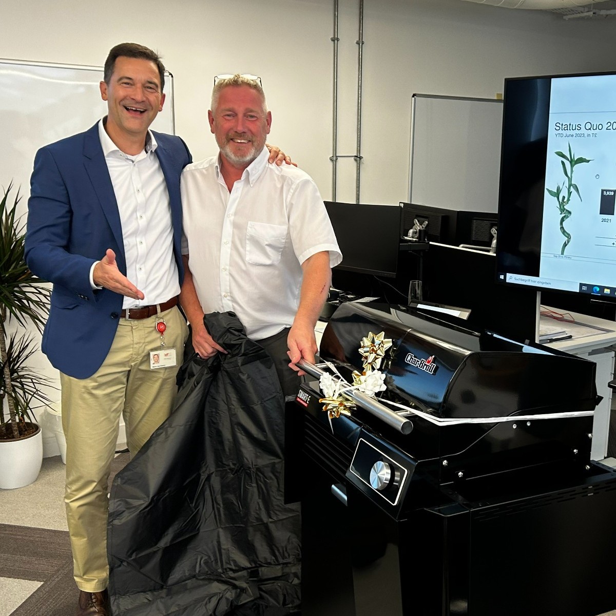we_online's tweet photo. Our WE ICS UK colleagues recently moved in a new office in #manchester.

With their new electrical BBQ, they are now ready to enjoy after work sit in‘s on their rooftop terrace. 🏢☀️

#würthelektronikgroup #we_ics #newoffice #uk https://t.co/wz119uGxNO