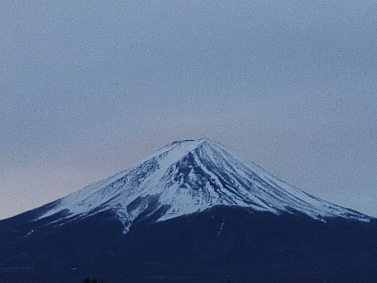 mini998cc's tweet image. #山の日、なので今年の富士山の日の、富士山もどうぞ🗻
雪☃️があると涼しそうな富士山に見えますね♪
#2023年2月23日
#富士山