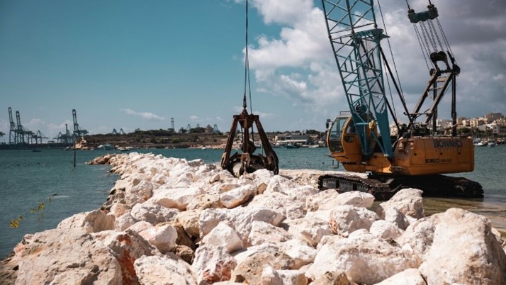 The Upgrading of Mgarr Gozo and Marsaxlokk Malta fishing ports project created a safer working environment for fishers through the installation of new pontoons & lighting & safety equipment. 

@InfraMalta | @PublicServiceMT | @EU_MARE

#EMFF #SustainableFisheries