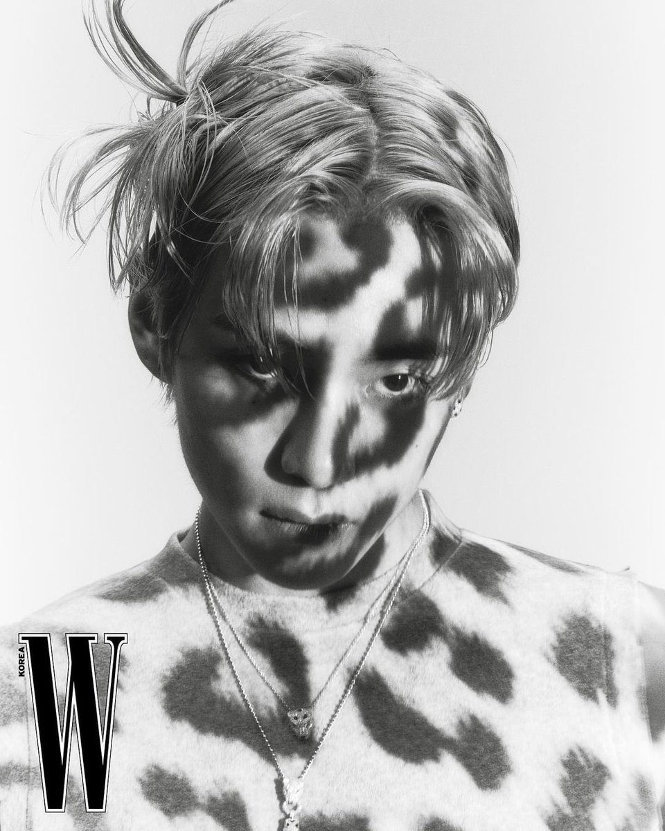 btsinthemoment's tweet photo. [thv] instagram post 

🐯 @/wkorea @/cartier @/parkjongha 🐆 https://t.co/gXLukLy70w