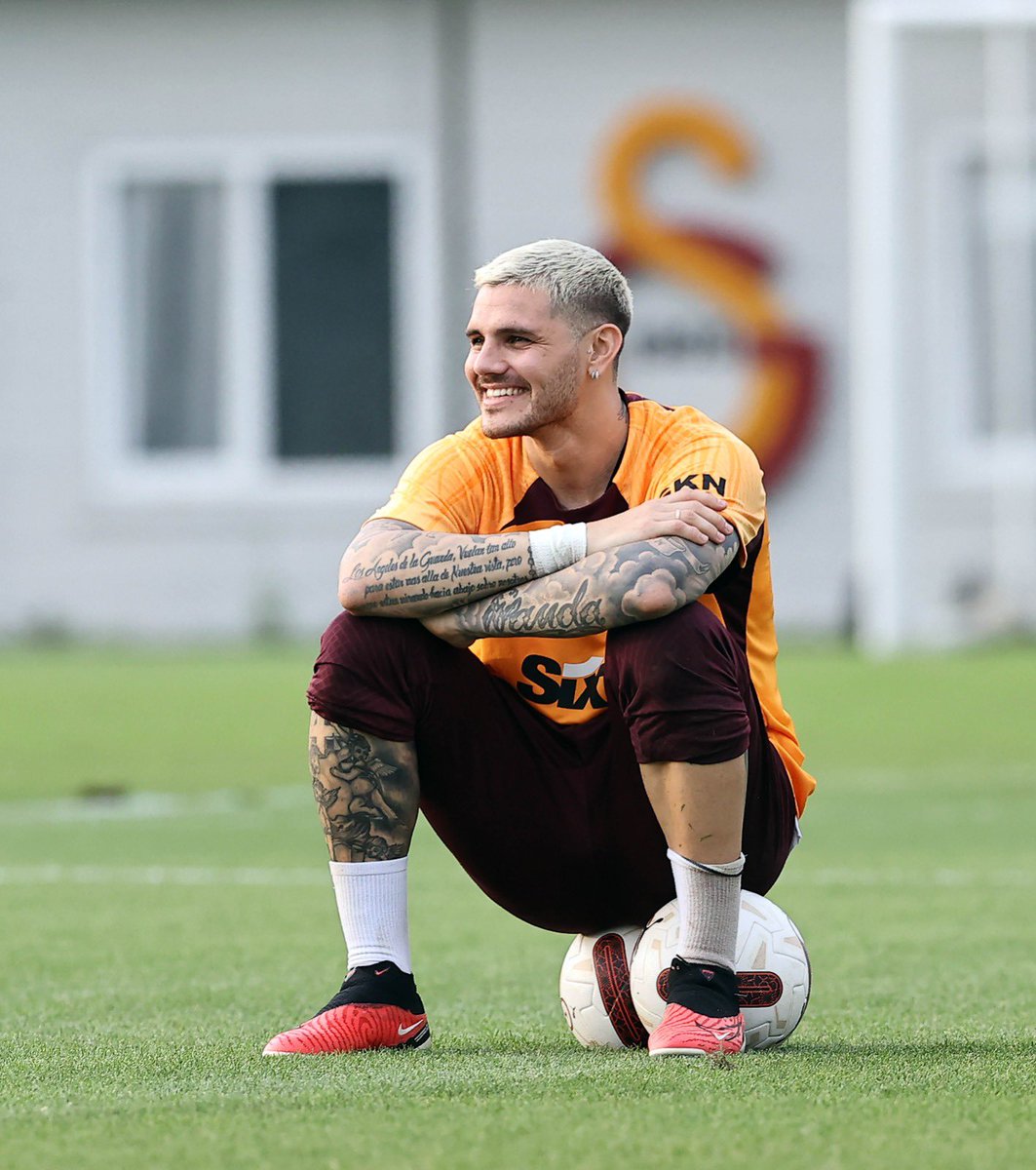 GalatasaraySK's tweet photo. Günaydın #Galatasaray Ailesi https://t.co/oz1hJiIxte