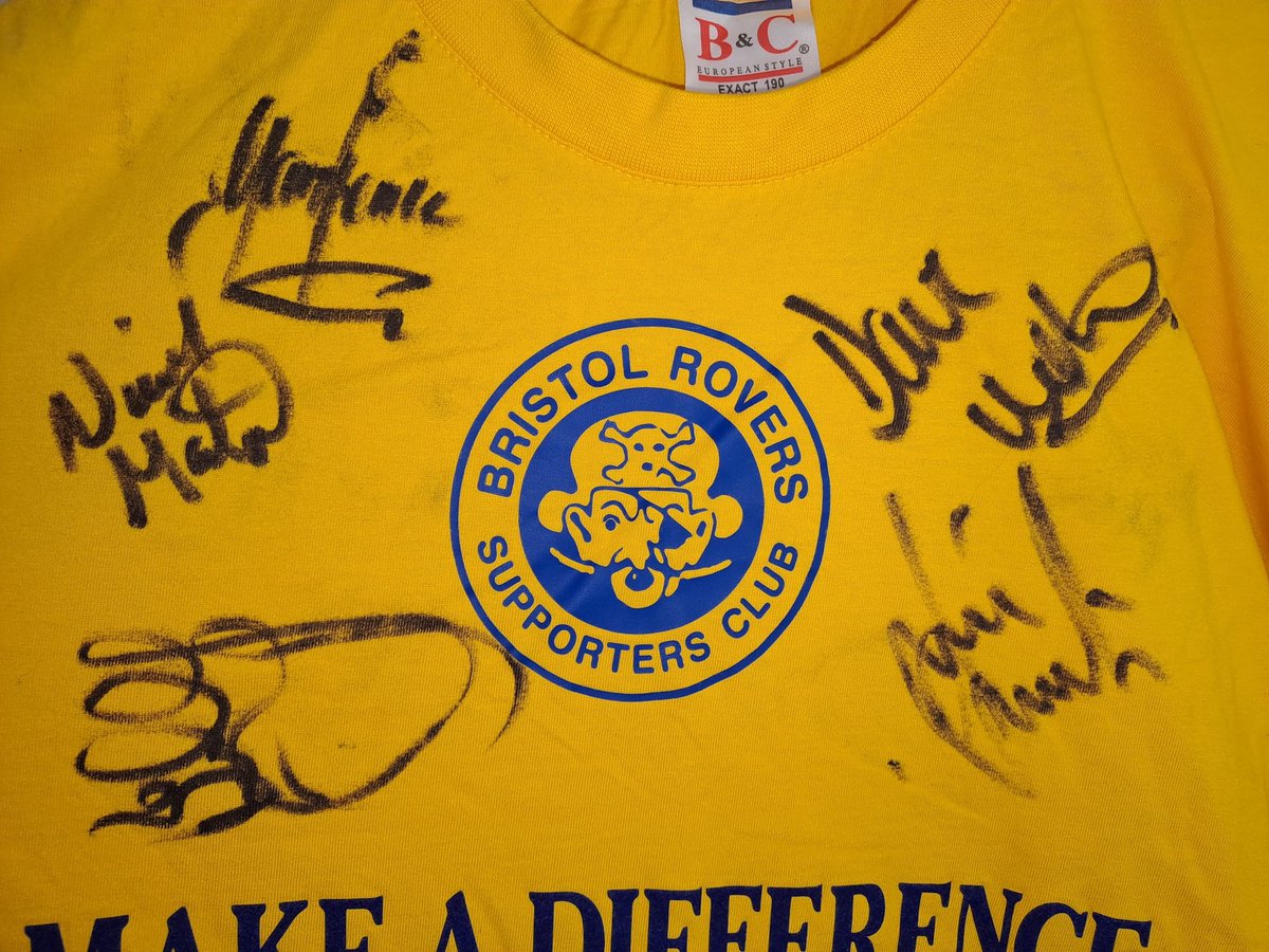 PeterSubbuteo's tweet image. Bristol Rovers Legends Signed Shirt.

So who's good on signatures?  How many of these can we identify?

#UTG #BristolRovers #BristolRoversShirts #myGasShirts