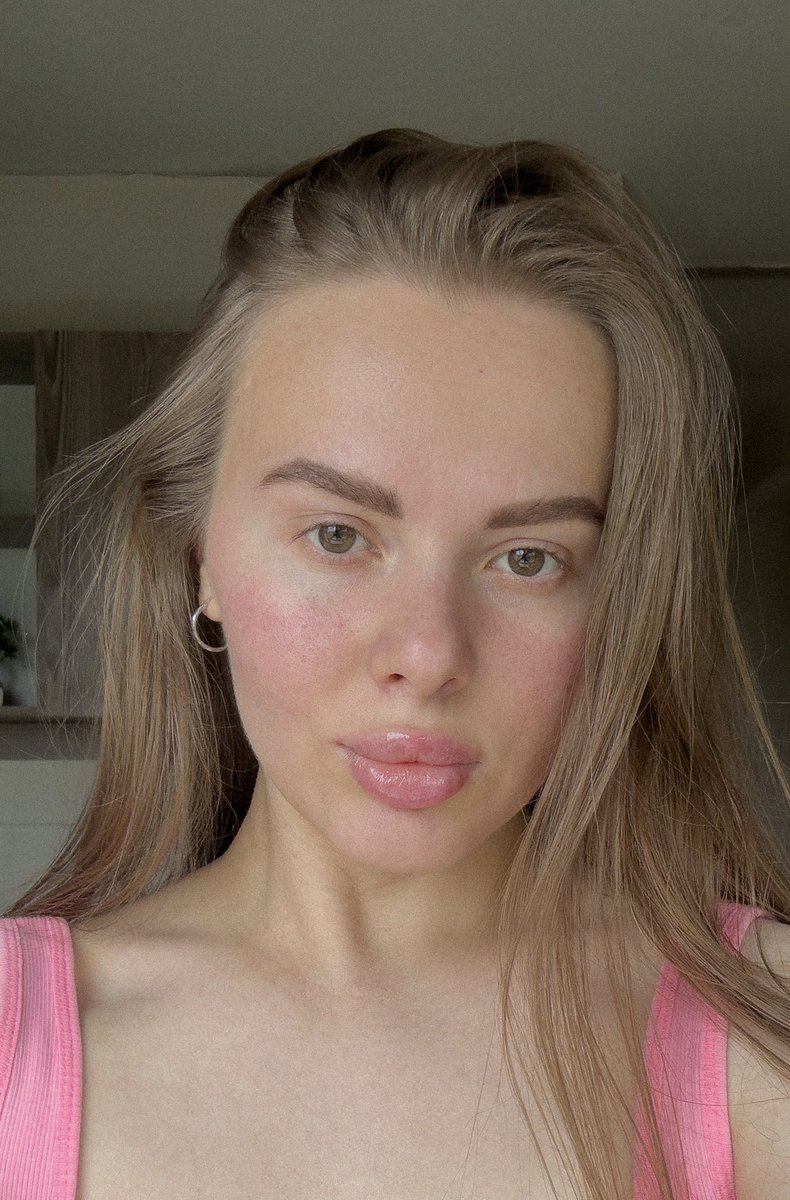 Happy birthday to me 🥳💛🫰🏼
And hello to my 27 💗
Did I really just write that number now? 🤣🤣🤣
And now I'm in a great mood, I sit down to create a painting that I plan to show today and maybe some of you will want to support me on this day 🥲