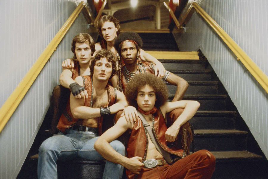 ATRightMovies's tweet photo. A great promo shot of THE WARRIORS (1979). https://t.co/PxLtYGLW8t