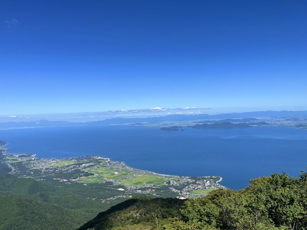 biwako801's tweet photo. 暑さも忘れる琵琶湖ブルー！
澄み切った青空が広がっています。

#びわ湖バレイ #びわ湖テラス #テラスカフェ #琵琶湖 #滋賀観光 #滋賀旅行 #滋賀カフェ #絶景 #絶景スポット #テラス #biwakoterrace #biwakovalley #terracecafe #lakebiwa #shiga #japan #ropeway #美景 #網美景點 #觀景台 #日本旅遊 https://t.co/tAxYlWoS2H
