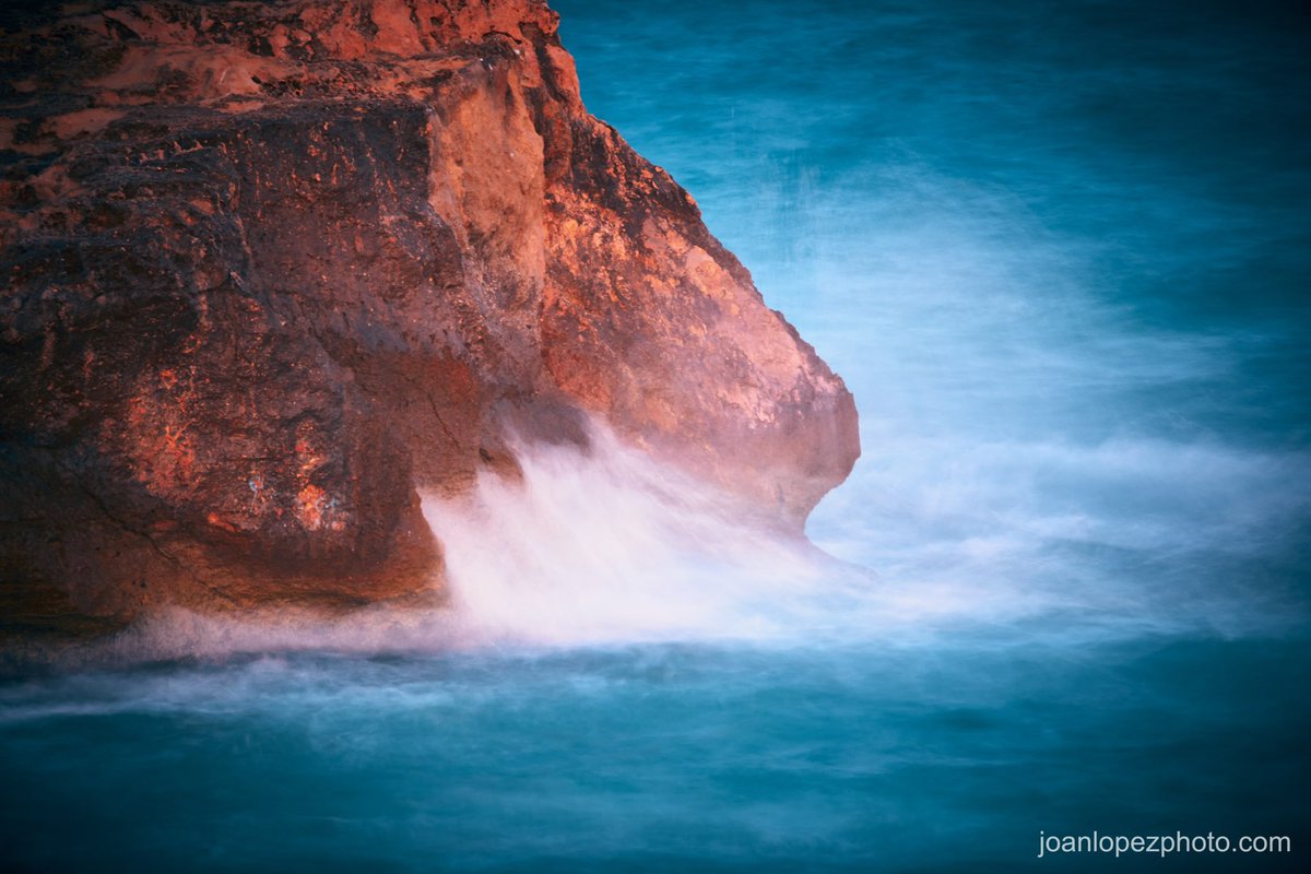 Silky impacts

📸 Fujifilm X-T4

📷 Fujinon XF 100-400mm F4.5/5.6 R LM OIS WR 

#altafulla #torredembarra #tarragones #silkeffect #sea #seaside #seascape #sealovers #sealove #seascapes #seascape_captures #seascapephotography #coast #waves #seawaves #mediterranean #rocks #horizon…