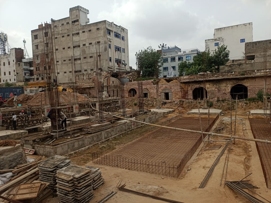 jscljaipur's tweet photo. Ongoing construction work at Kishanpol Girl's College by JSCL.   #100ICCC #SmartCitiesMission #AzadikaAmrutmahotsav@mohua.india #MyCityMyPride #AKAM #AmritUtsav #SabkaBharatNikhartaBharat #8years https://t.co/gOExE0biYx