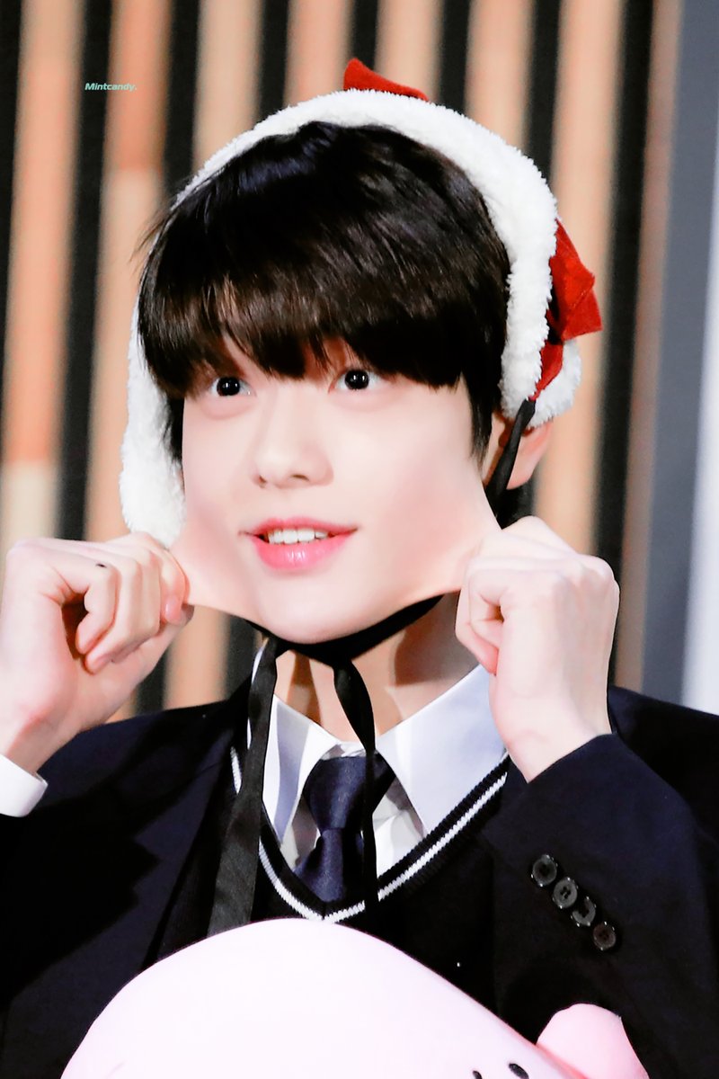 SmintcandyB's tweet photo. 191113 사운드웨이브
갑자기 말랑말랑 수빈이가 보고싶어서으억
#수빈 #투모로우바이투게더 #SOOBIN #TOMORROW_X_TOGETHER https://t.co/JBbR91j1Ka