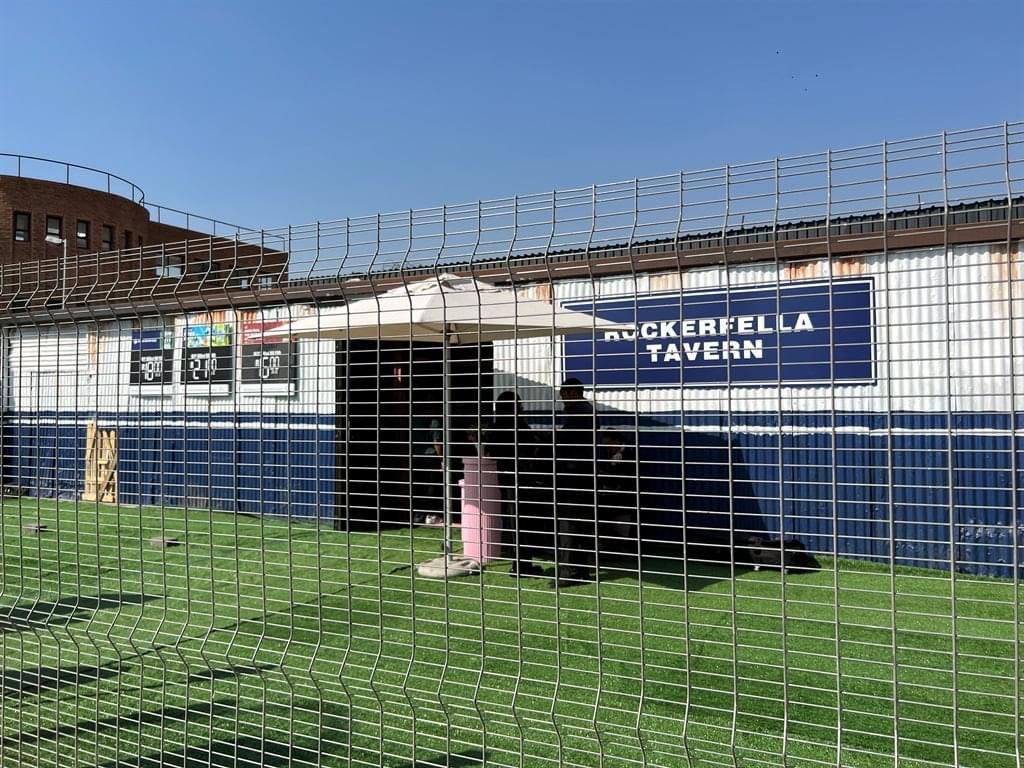 AdvoBarryRoux's tweet photo. Brutal Fruit launched first female-only Tavern at Soweto. https://t.co/0X9pk2HvIY