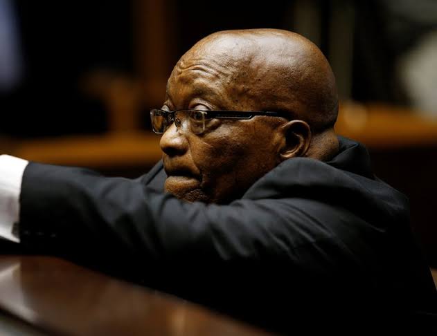 CliffShiko's tweet photo. Former president Jacob Zuma makes history by being the first offender to be incarcerated and released on remission same day. Prisons boss Makgothi Thobakgale says he was admitted at 6am and released at 7am. Officials say they are experiencing overcrowding. #JacobZuma https://t.co/RMlR9zGuAg