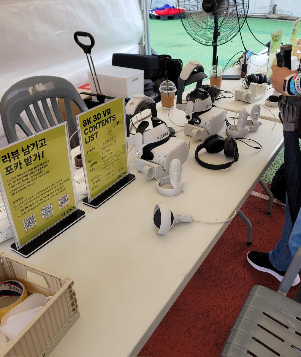 DC_wolf_pig's tweet image. 솨생캎에 이어 점프에서도 벤타 선생님을 만나볼 수 있습니다!!
항상 감사합니다!!

입꼬리 관리 안되서 헤벌레 하고 계속 봤네요 ㅎㅎ

#VENTAX #Dreamcatcher #kpopvr