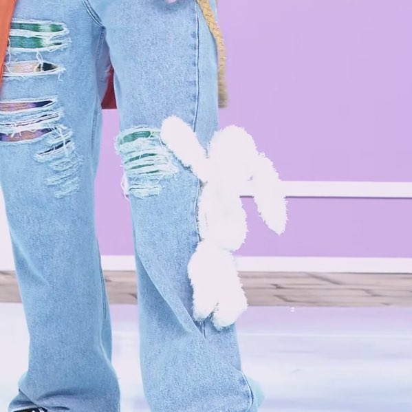 njmhae's tweet photo. giving him little plushies in his outfits is one of the cutest and best things the stylists have ever done https://t.co/oPQaNQ5tuI