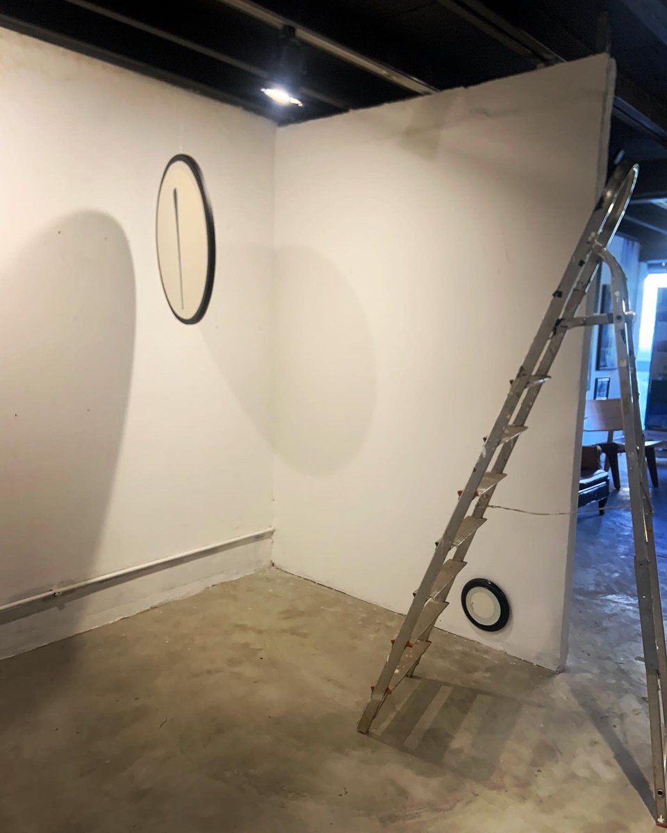 anakawa's tweet photo. Montagem da exposição Indicadores na Alfinete Galeria.
Abre amanhã às 19h! https://t.co/flnayCYcf1