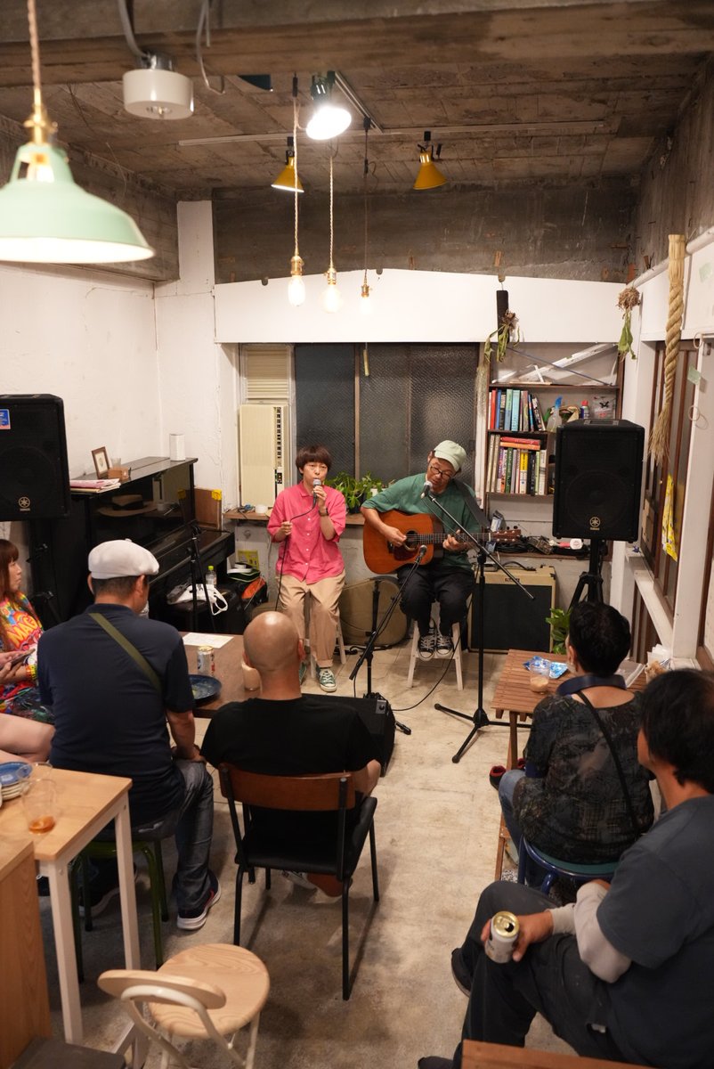 hukematiduki's tweet photo. misato&shinさん
穏やかな歌声です
Neko-Note Vol.5 縁日
浜松 Spice&Musica 猫の手
#NekoNote #猫の手 #浜松 #ライブ https://t.co/SJHffHltHf