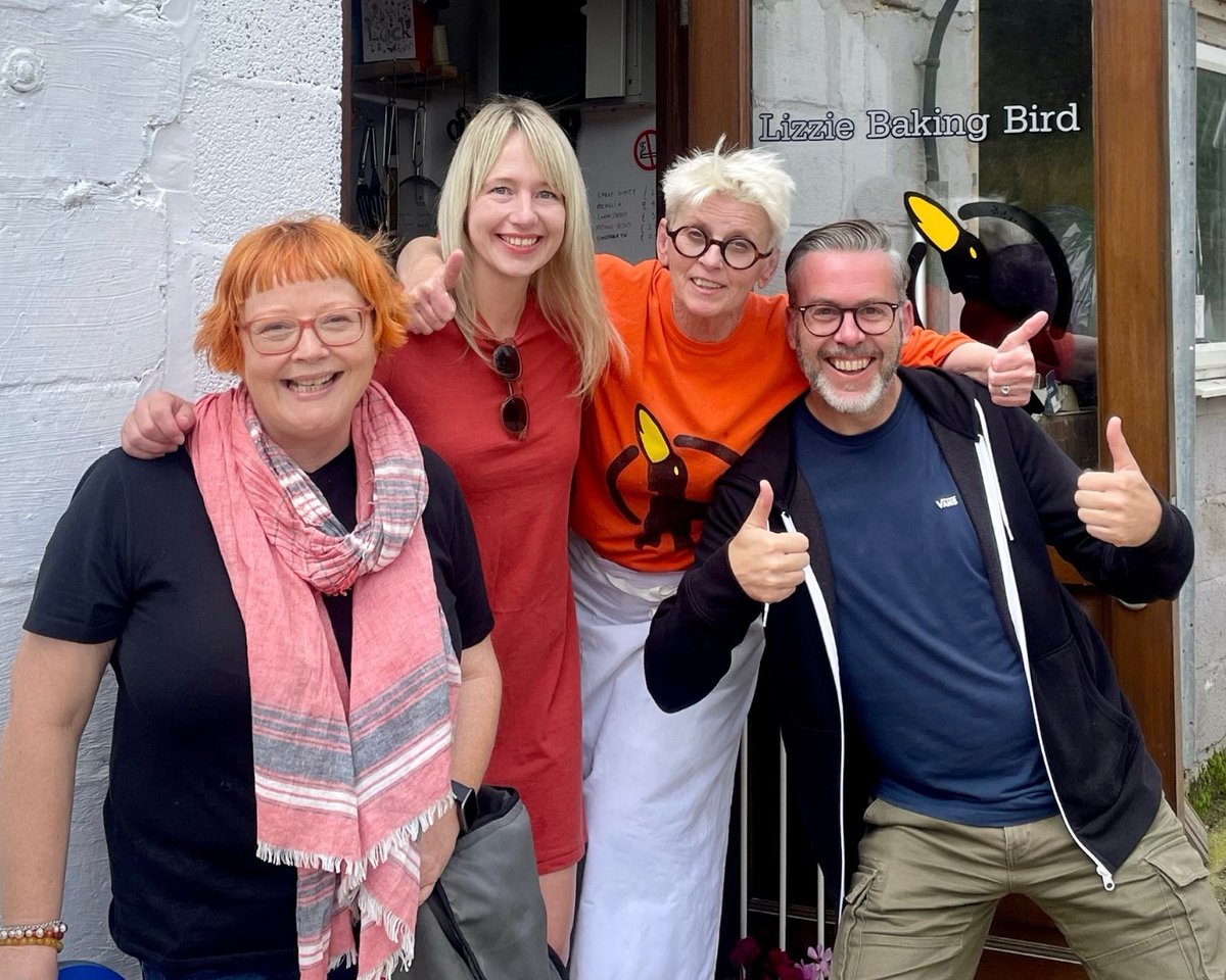 What a way to end the week! We visited @lizzibakingbird for the opening day of her fab new bakery. To further add to the excitement we also bumped into our favourite photographer @LaraJT_photo. 🥰😍 #dorsetphotographer #dorsetfoodanddrink #dorsetbusiness #digitalmarketing