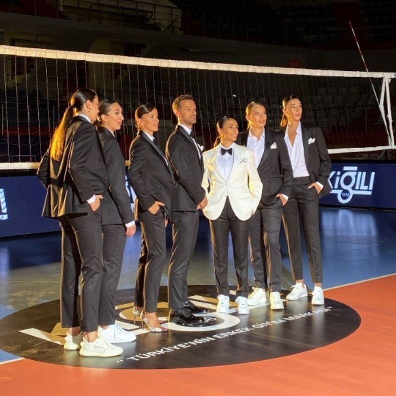 Temmzvolley's tweet photo. 🇹🇷#FileninSultanları, Kiğılı için çekimlerde 👀 https://t.co/OnHjPCIaem