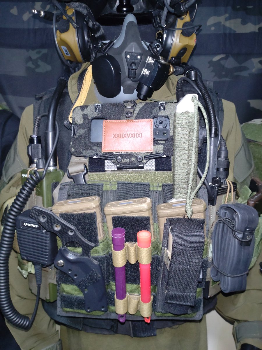 DARKKNI54156854's tweet photo. VOLK TACTICAL GEAR
V-DPC RANGER GREENに
MCBK EUD HOLDERをセットアップ❗
#volktacticalgear #vdpc https://t.co/VmN3XwNrAE