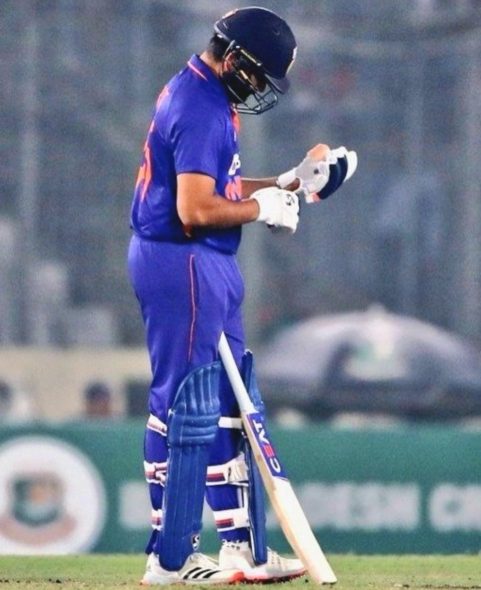 asmemesss's tweet photo. Prime Babar Azam in 2023 ->
~ Matches = 16
~ Runs = 682
~ Avg = 42.62
~ 100s = 2
~ 50s = 4
~ 4s &amp; 6s = 70 &amp; 10

36 year old Rohit Sharma in 2023 ->
~ Matches = 16
~ Runs = 923
~ Avg = 48.57
~ 100s = 3
~ 50s = 4
~ 4s &amp; 6s = 98 &amp; 32

There are some levels to this game 🐐 https://t.co/mBz2Ukmman