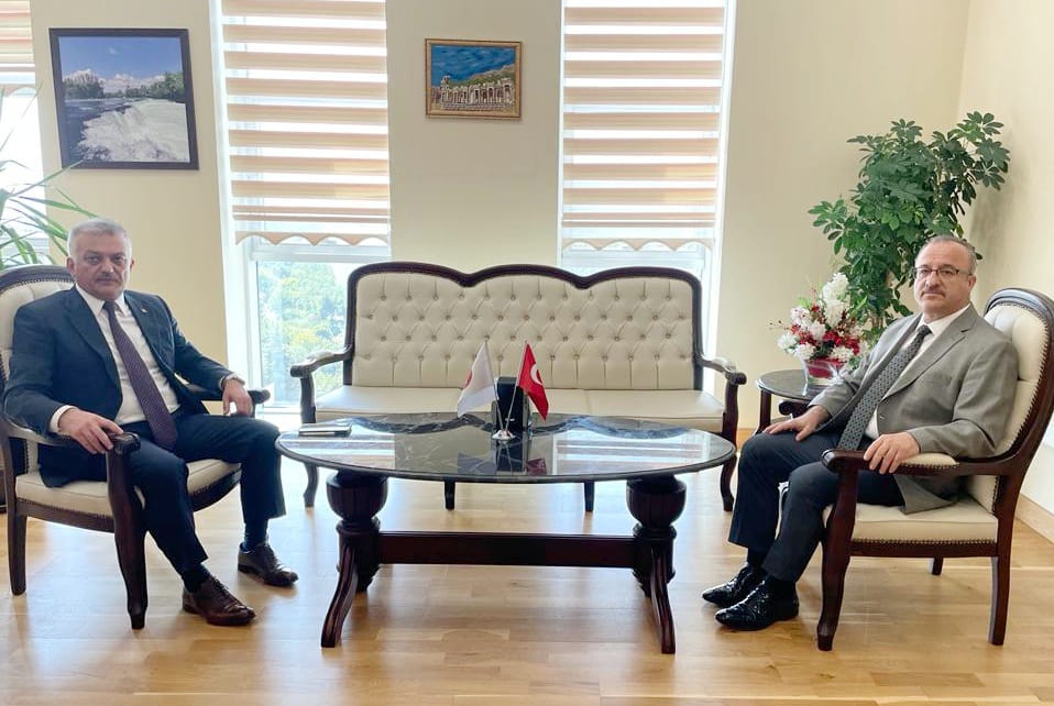 T.C. Antalya Valiliği (@antalyavalilik) on Twitter photo Vali <a href="/ersinyazici1/">Ersin YAZICI</a>,Bölge Adliye Mahkemesi Başkanı Orhan Özdemir'e veda ziyaretinde bulundu. Vali <a href="/ersinyazici1/">Ersin YAZICI</a>,Bölge Adliye Mahkemesi Başkanı Orhan Özdemir'e veda ziyaretinde bulundu.