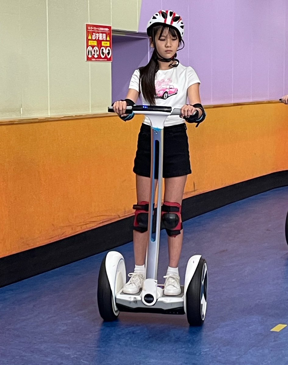 rie160220's tweet photo. まだ帰りの🚗💨
疲れてパパ��チに迎えにきてもらったよ。
今日はななあちゃんとネエネと
朝から楽しかったよー∩^ω^∩
4時半に起きたから、、眠すぎる💤
おやすみー⭐️
着いたらお風呂入って〜って
ママに起こされる😖
#森田咲空
#アデッソ
#adesso
#スポッチャ
#bigecho_jp https://t.co/e2PttrwxMI