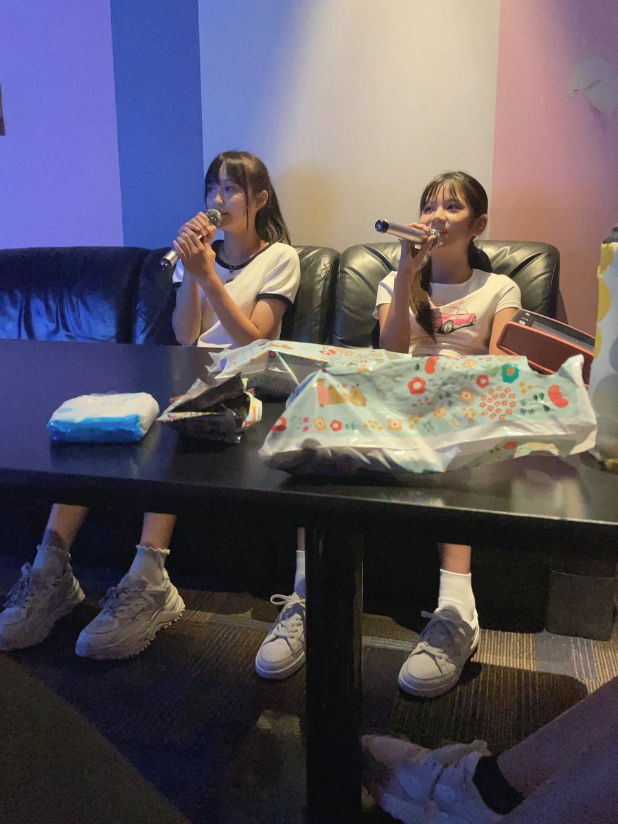 rie160220's tweet photo. まだ帰りの🚗💨
疲れてパパ��チに迎えにきてもらったよ。
今日はななあちゃんとネエネと
朝から楽しかったよー∩^ω^∩
4時半に起きたから、、眠すぎる💤
おやすみー⭐️
着いたらお風呂入って〜って
ママに起こされる😖
#森田咲空
#アデッソ
#adesso
#スポッチャ
#bigecho_jp https://t.co/e2PttrwxMI