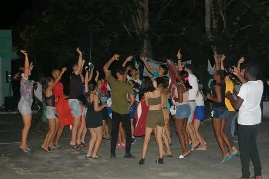 Después no digan que no los invitamos, la FEU y FEEM espirituana acampan por #Fidel , día internacional de la #UJC, #OCLAE , hoy toca ascenso a 1ra Comandancia del Che, río, caldosa y piscina. #UnaMejorJuventud #VeranoConAmor