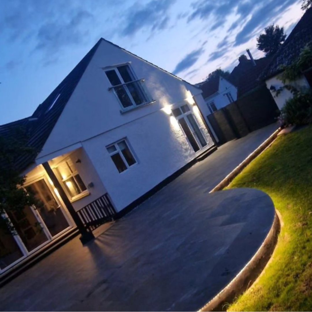 AzpectsLtd's tweet image. Moonlight Magic with Green Genie 😍

Stunning transformation using our EASYPrime and EASYGrout 😱

Perfect for porcelain, applied as a slurry, unlike traditional floor tile grouts

#EASYGrout #JointingCompound #LoveYourGarden #MadeInBritain