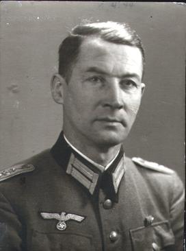 ipngovpl_eng's tweet photo. #OTD in 1952🗓Wilm Hosenfeld died in Soviet captivity. He was a German officer known for rescuing Jews and Poles during the WW2 German occupation of Poland. 

He helped composer Władysław Szpilman survive in the ruins of Warsaw after the Warsaw Uprising had been suppressed. https://t.co/T8l1Zu1Xmp