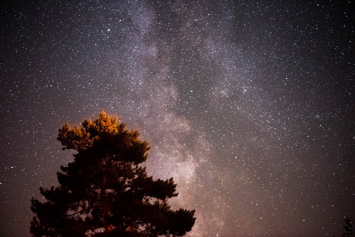 RichDarn1's tweet photo. For the first time time since the start of May true dark skies have returned to all of the UK.  And just in time to get the best views of the Milky Way.  Autumn is on the way.  Pix Carl Thompson. @NlandNP @NorthPennAONB @yorkshire_dales @CranborneChase @NidderdaleAONB https://t.co/wXxFsw8v31