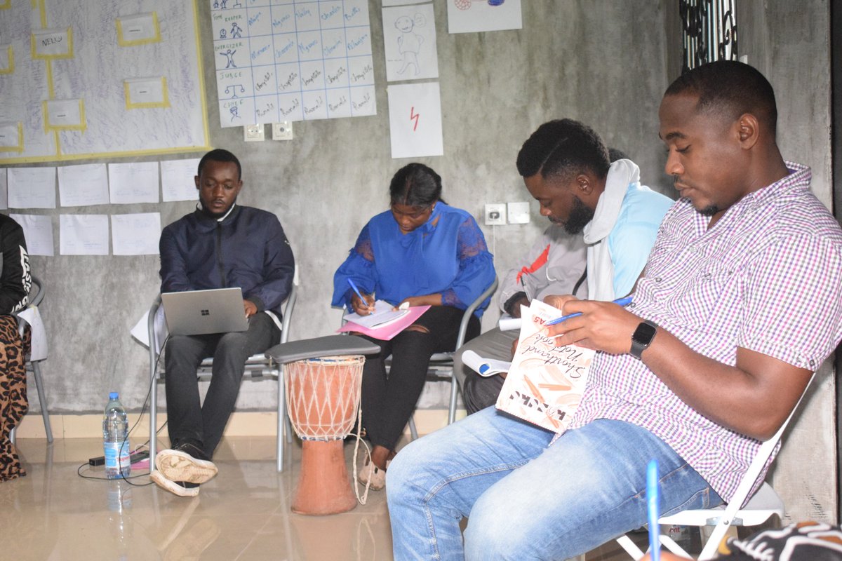 elive_simon's tweet photo. It is a huge priviledge to be part of the First TOT training organised by the VOY Peace Center. Special thanks goes to @ntui_oben .
#voypctot1
#voicepeacecenter
#voicesoftheyoung. https://t.co/nCAvd6SRyE